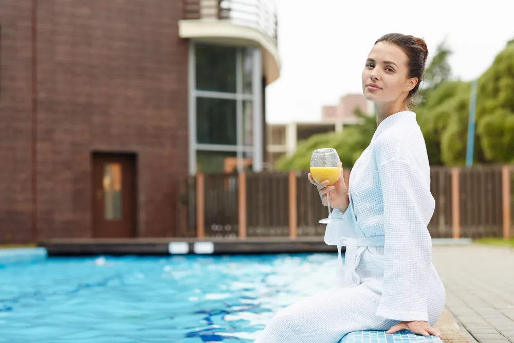 Hotels%20with%20Pool%20in%20London.webp