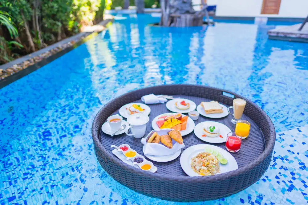 Poolside%20Amenities%20for%20Families.webp